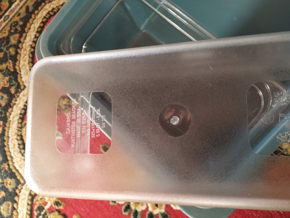 Contentor térmico "Cambro" com 3 recipientes