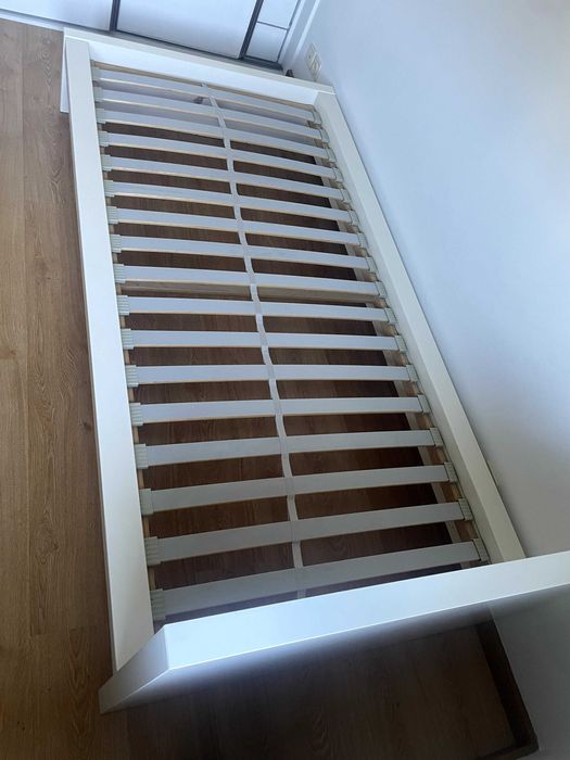 Cama Solteiro Ikea Malm com colchão 200 x 90