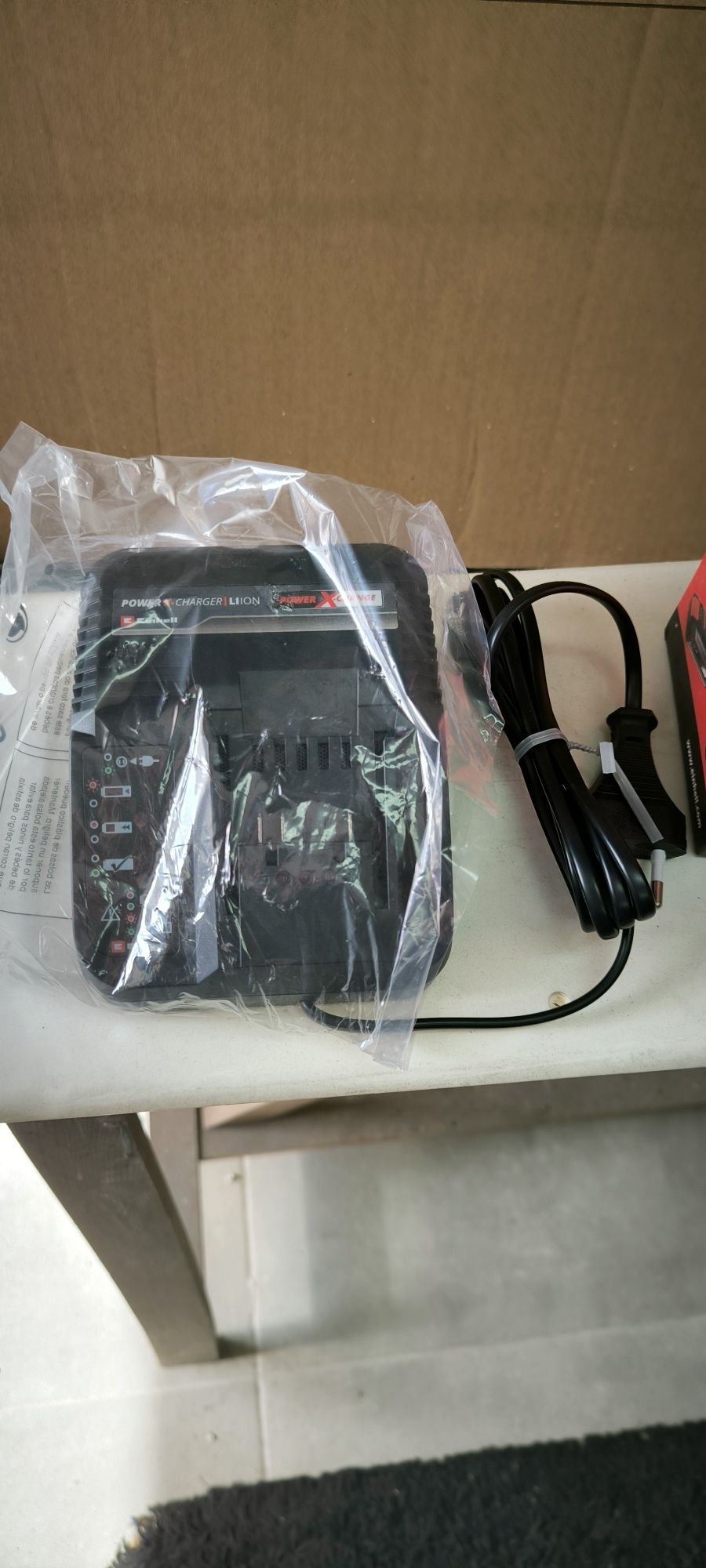 Vendo carregador Einhee