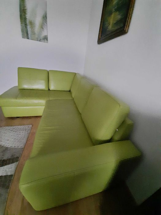 Kanapa narozna ze skory naturalnej z funkcja spania