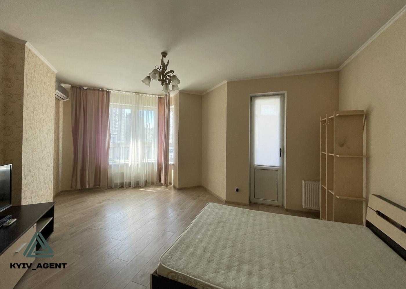 До метро 2-хвилини !!! Продаж квартири 50 м2 на вул. Олександра Мишуги