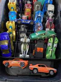 Carros matchbox , hot wheels e outros