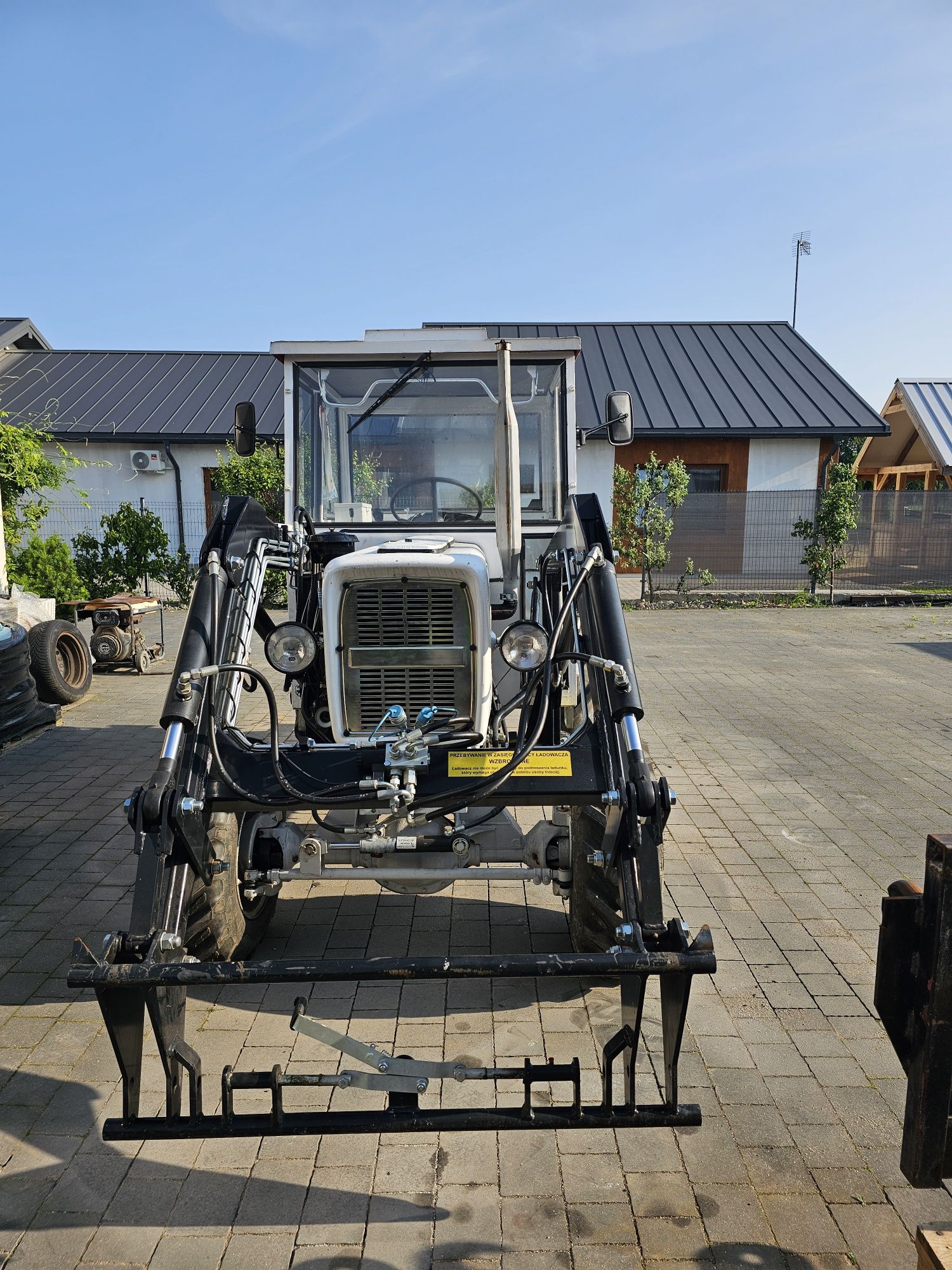 Sprzedam ciągnik C330