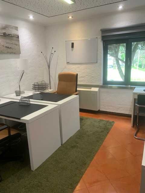 Sala para escritório equipada. Venha visitar-nos !