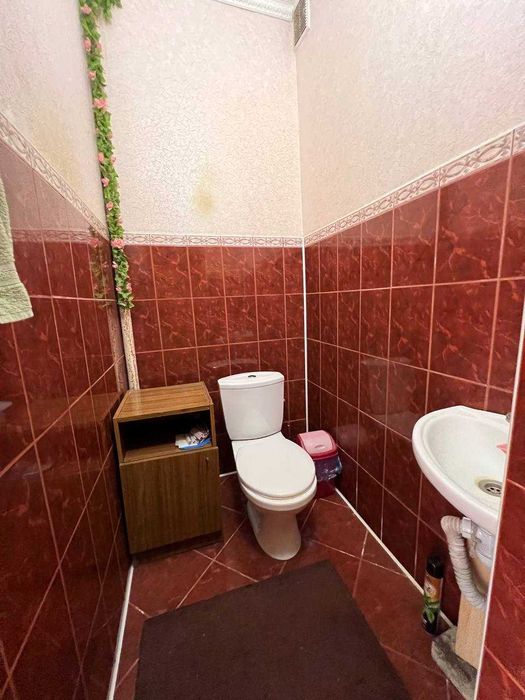 Продаж частини будинку біля Нової лінії