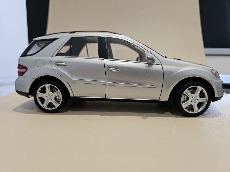 Mercedes ML 1/18 da Minichamps