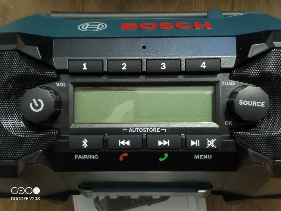 Bosch GPB18V-2CN 18V Jobsite Radio with Bluetoth