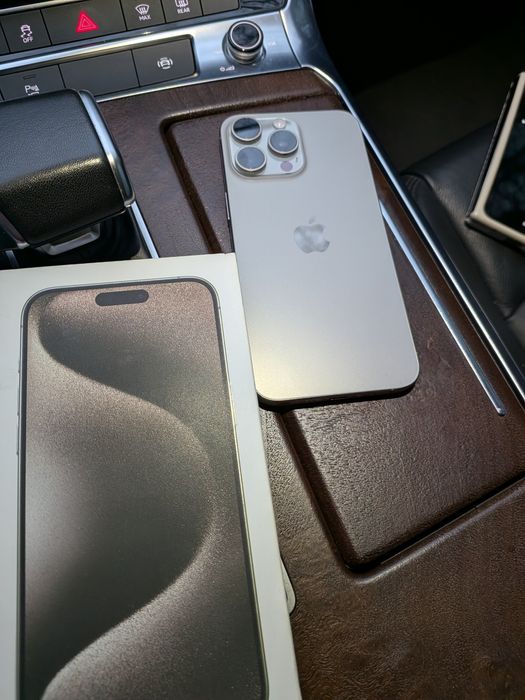 iPhone 15 pro Max 256 natural titanium