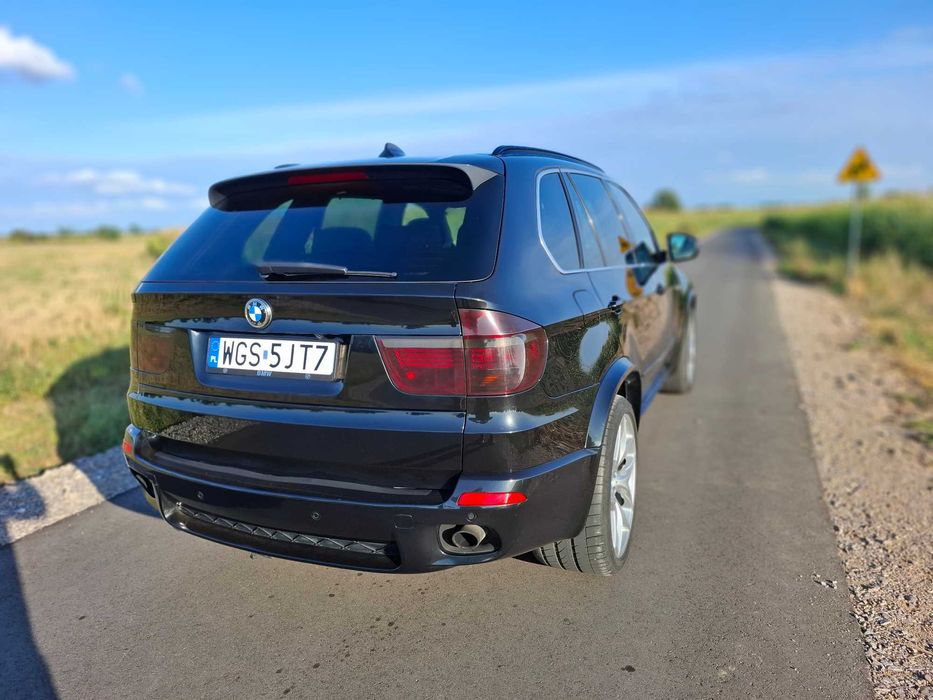 Sprzedam BMW X5! Stan bardzo dobry, gotowe do jazdy.