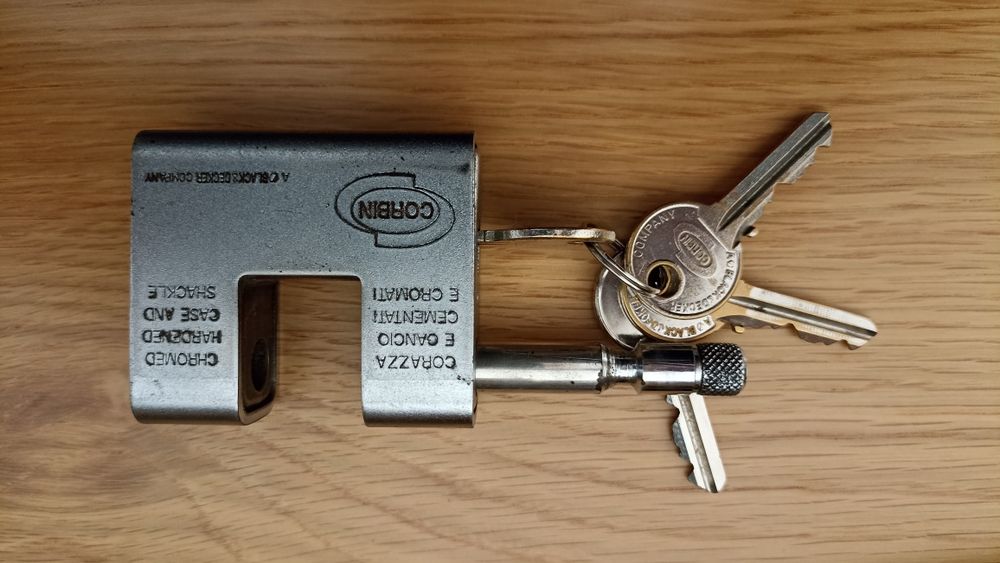 Cadeado CORBIN alta segurança