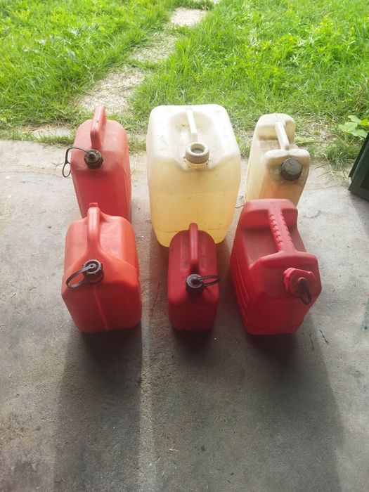 Lote de jerrican jerricans jerricã bidão bidons garrafão gasolina etc