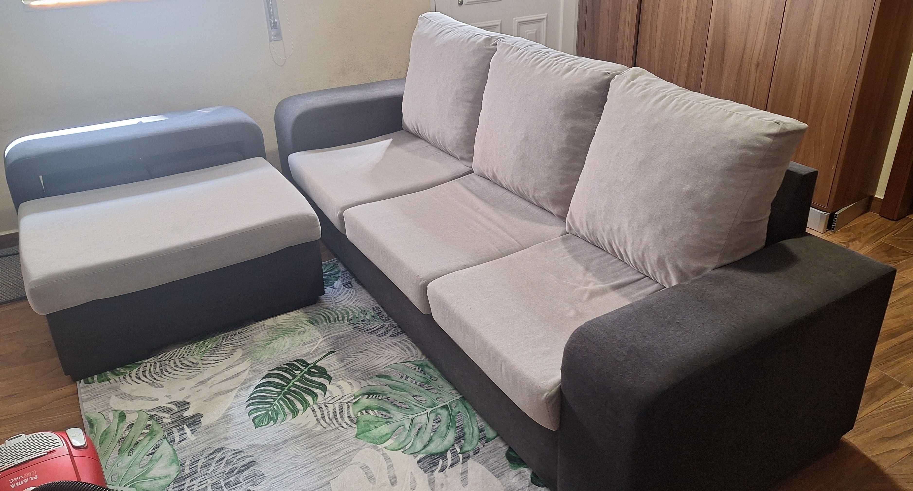 Sofá Chaise Longue Reversível com Puffs