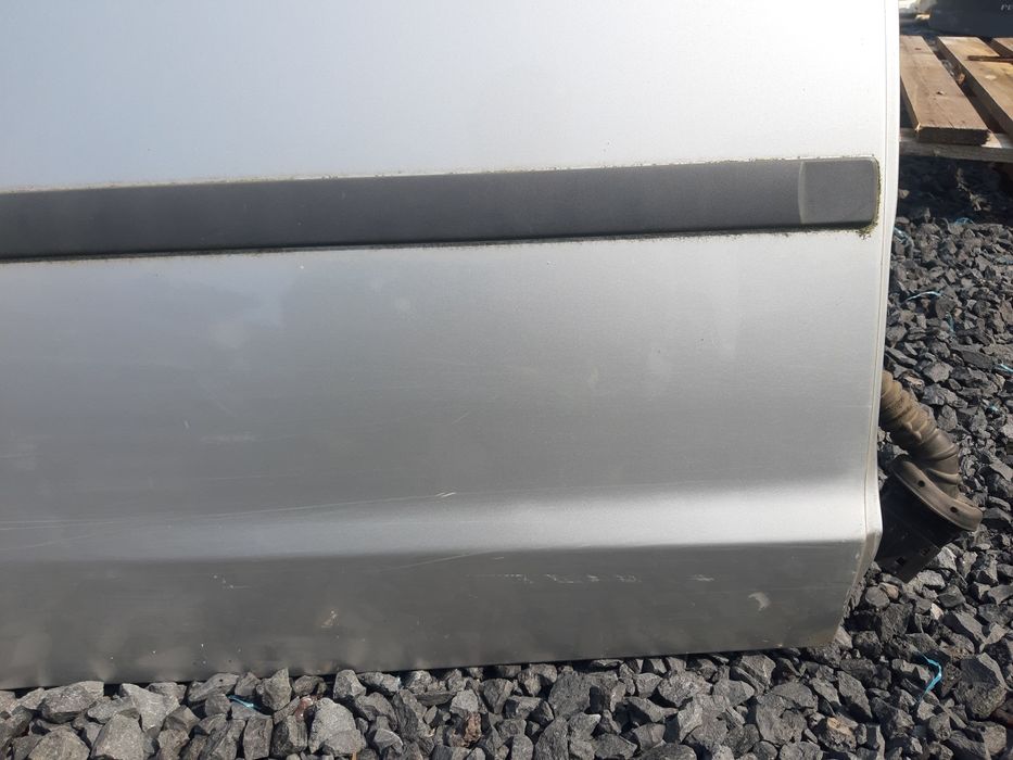 Ford Focus mk2 05r. 5d hb drzwi kompletne prawy tył O3