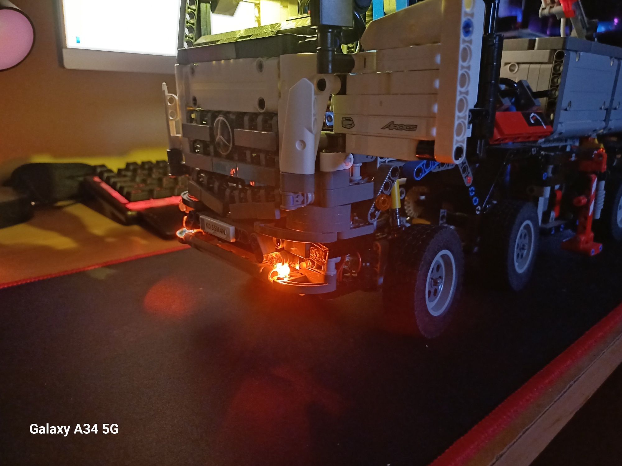 Lego technic mercedes 42043 z oświetleniem