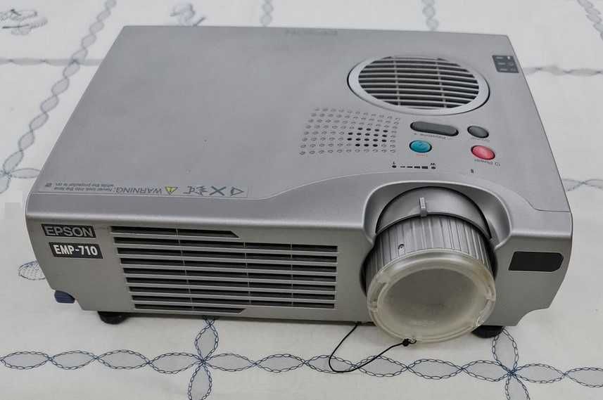 Projector Epson EMP-710