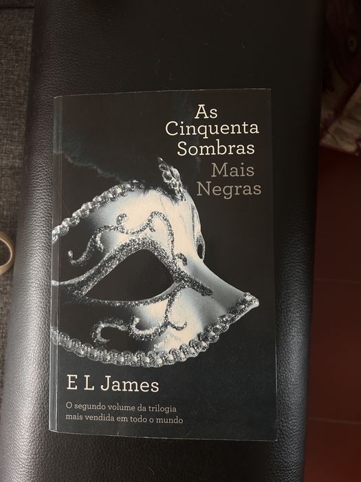 As cinquenta sombras mais negras livro