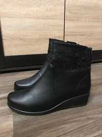 Женские новые черные ботинки