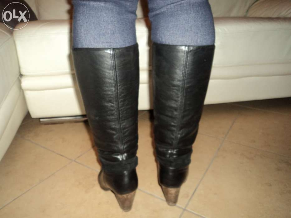 Botas de pele cano alto muito confortáveis