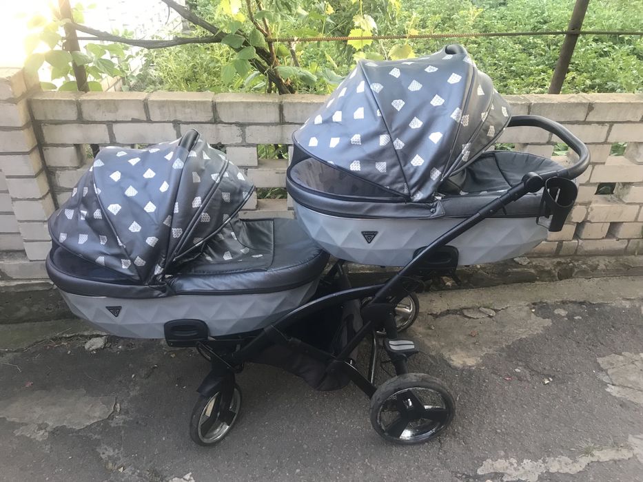 Дитяча коляска для двійні JUNAMA DIAMOND