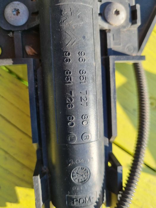 PEUGEOT 5008 I (09-13)- SPRYSKIWACZE, SPRYSKI lamp - prawy lub lewy