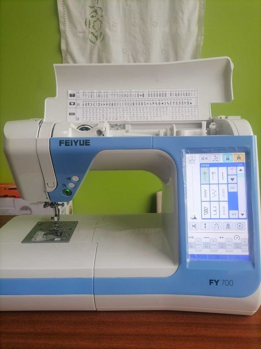 Máquina de costura FEIYUE FY 700-Nova 3 anos garantia.