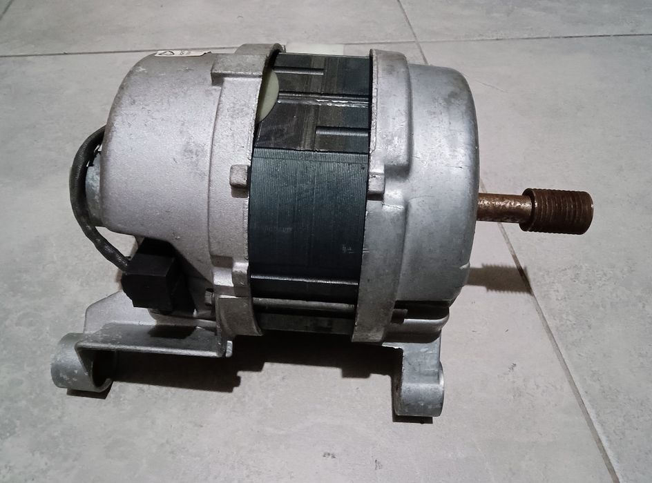 Продам двигун до пральної машини Privileg