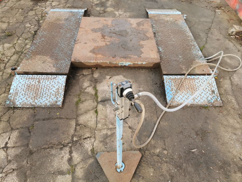 Podnośnik Samochodowy płytowy 2/5T