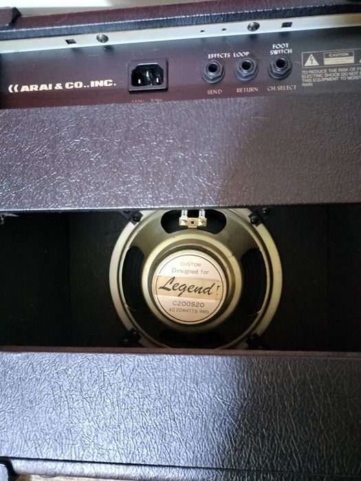 Amplificador marca LEGEND em excelente estado.