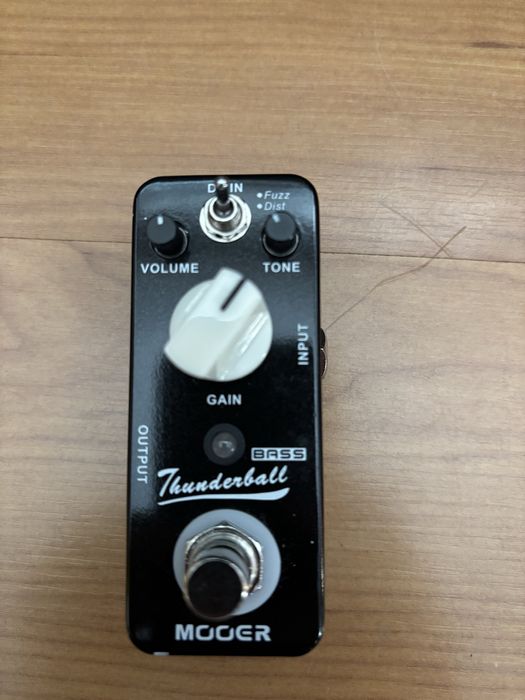 Pedais de Baixo variados