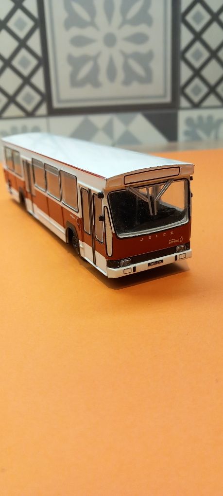 Model Jelcz Berliet  skala 1:72  Stan bardzo dobry
Długość 23 cm
Szero