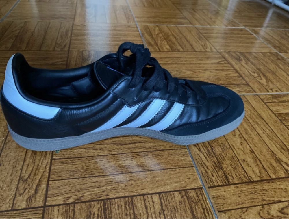 Sapatilha adidas samba