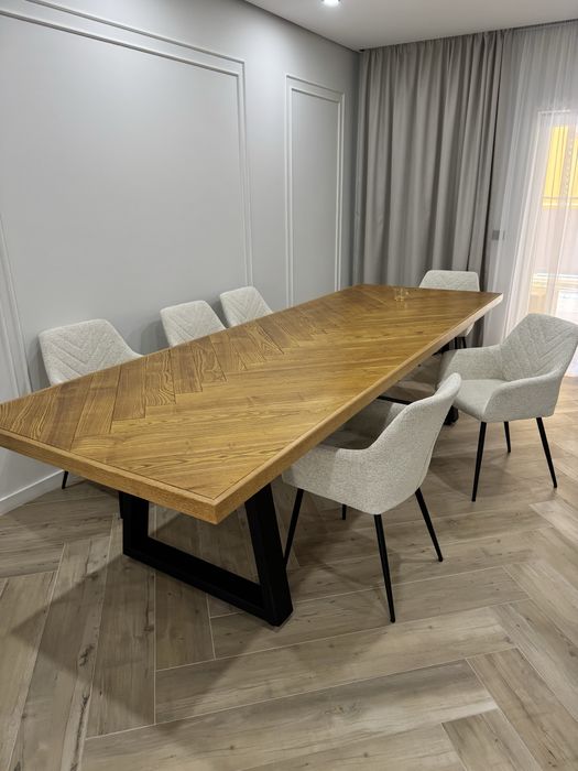 Продам стіл з металевими ніжками