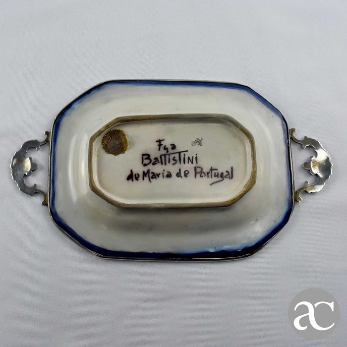 Travessa Battistini com brasão rebordo e asas Prata Queiroz Joalheiros