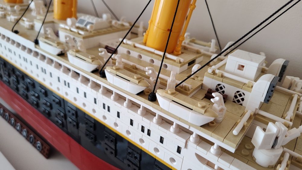 Titanic z klocków (lepin, jie star)