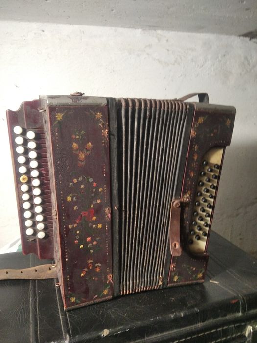 Гармошки Тульські всі робочі грають.можна для декору чи реставрацію.