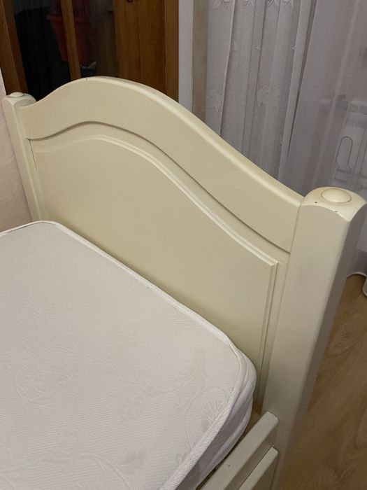 Ліжко односпальне з шухлядами та матрацом