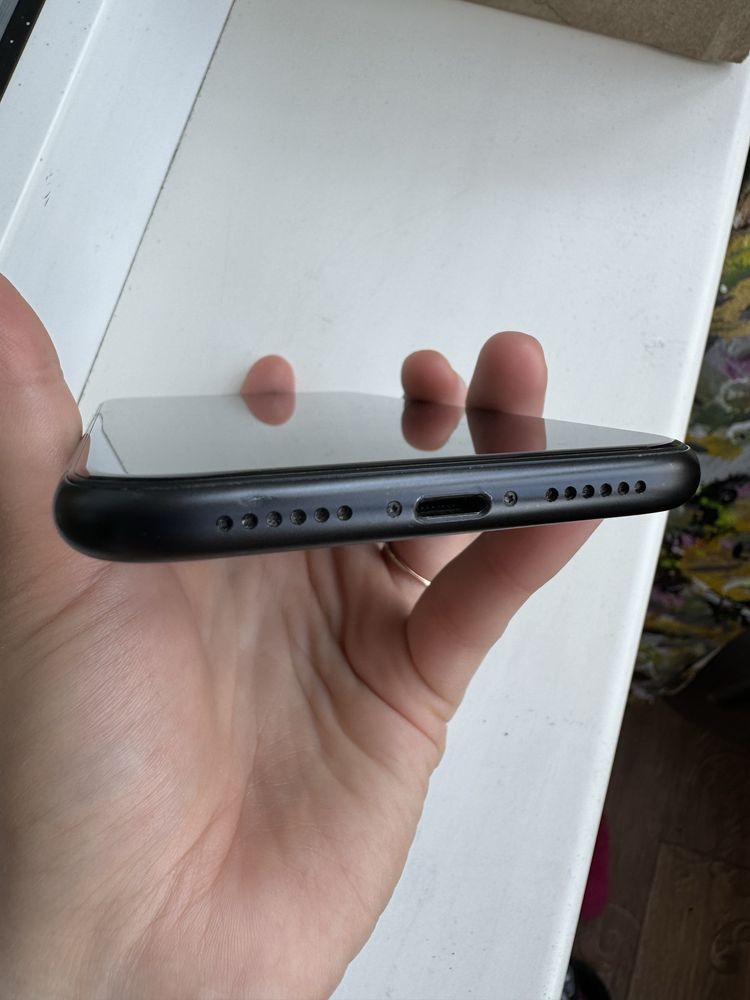 Iphone XR 128 гб чорний айфон