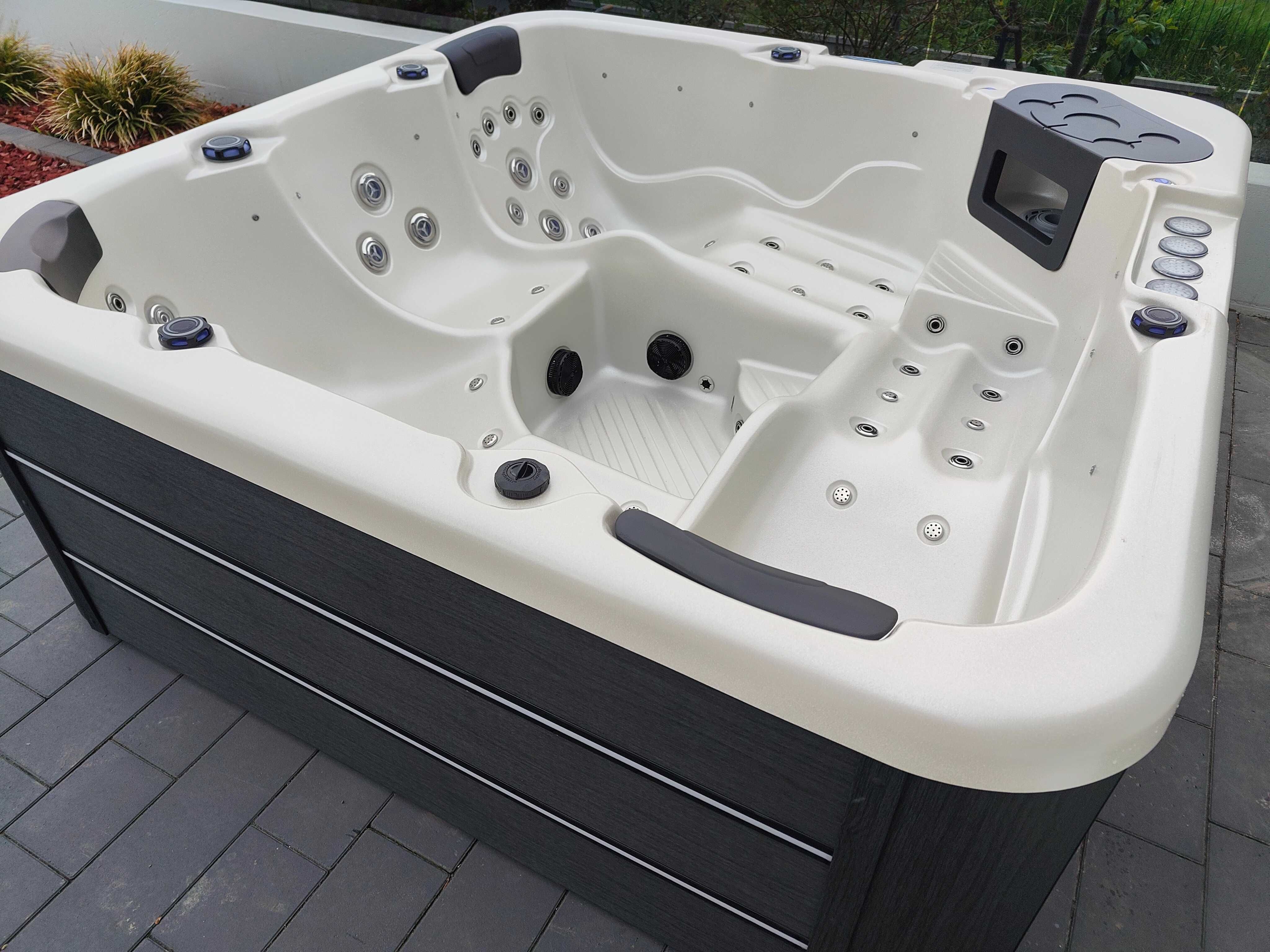 Nowe jacuzzi ogrodowe Balboa , aristech , LED RGB , bluetooth, 218x218