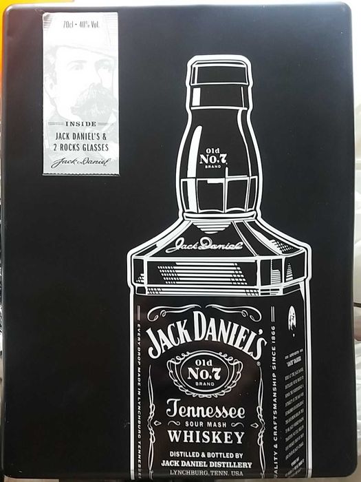 бутылка Jack Daniels от алкоголя красивая с голограммами