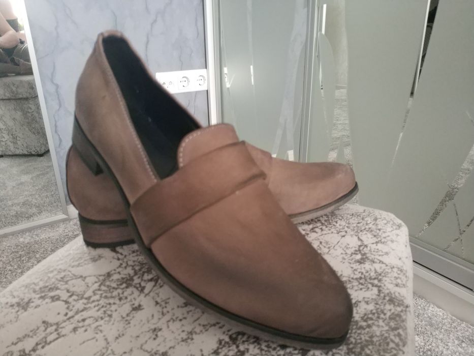 Туфли женские коричневые с подпалинами