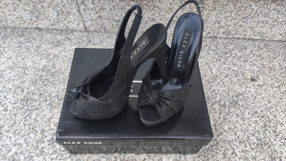 Sandália salto alto T35