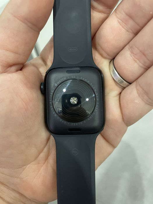 Apple Watch SE 3 44mm Midnight Sport Band M/L