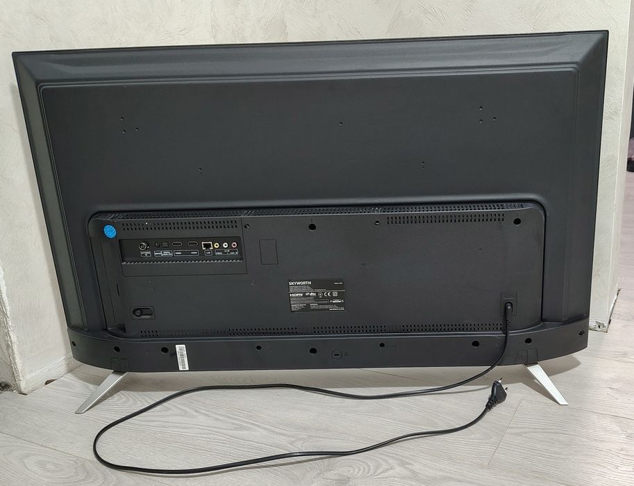 Телевізор 40" Skyworth 40E6