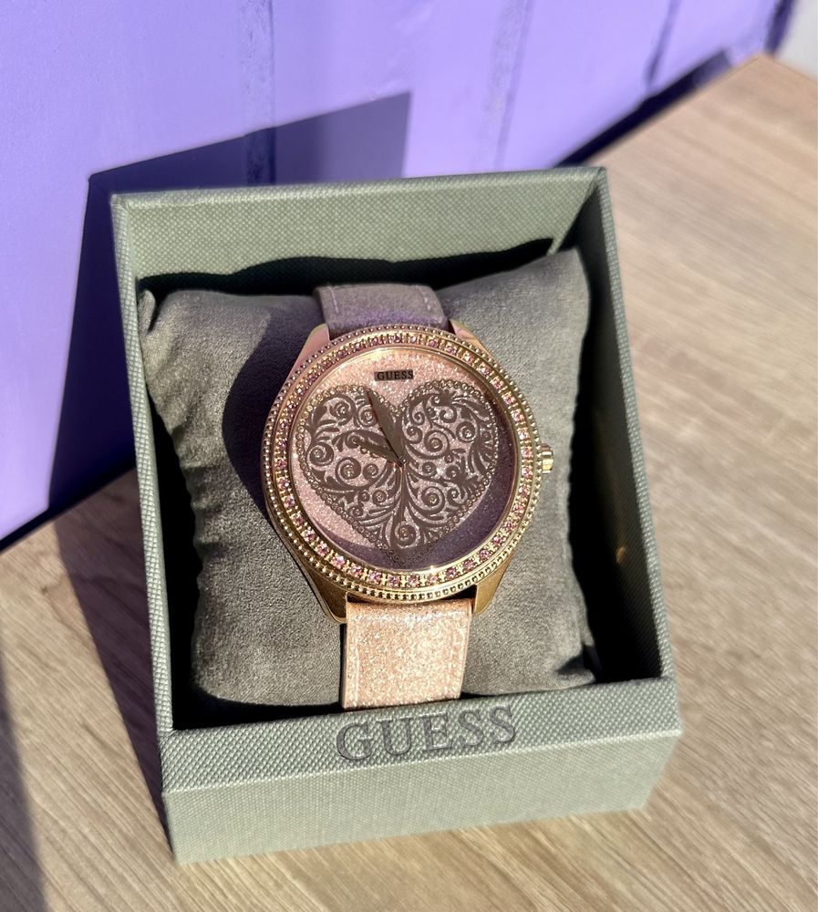 Оригінал годинник Guess, дуже гарний