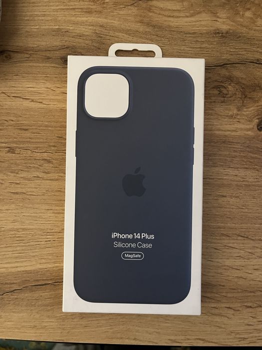 Оригінальні чехли на iPhone 14 Plus