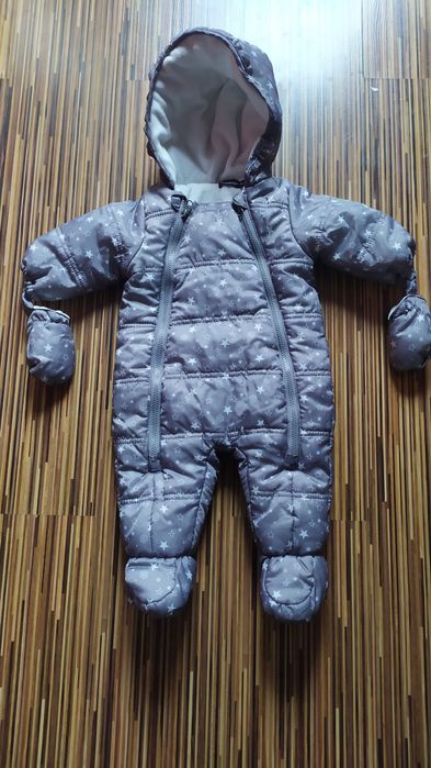 Ciepły nowy kombinezon