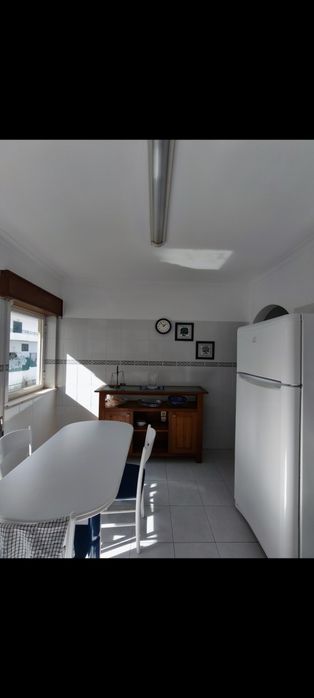 Quarto em Caxias perto da estação