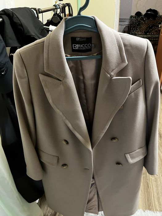 Продам женское пальто