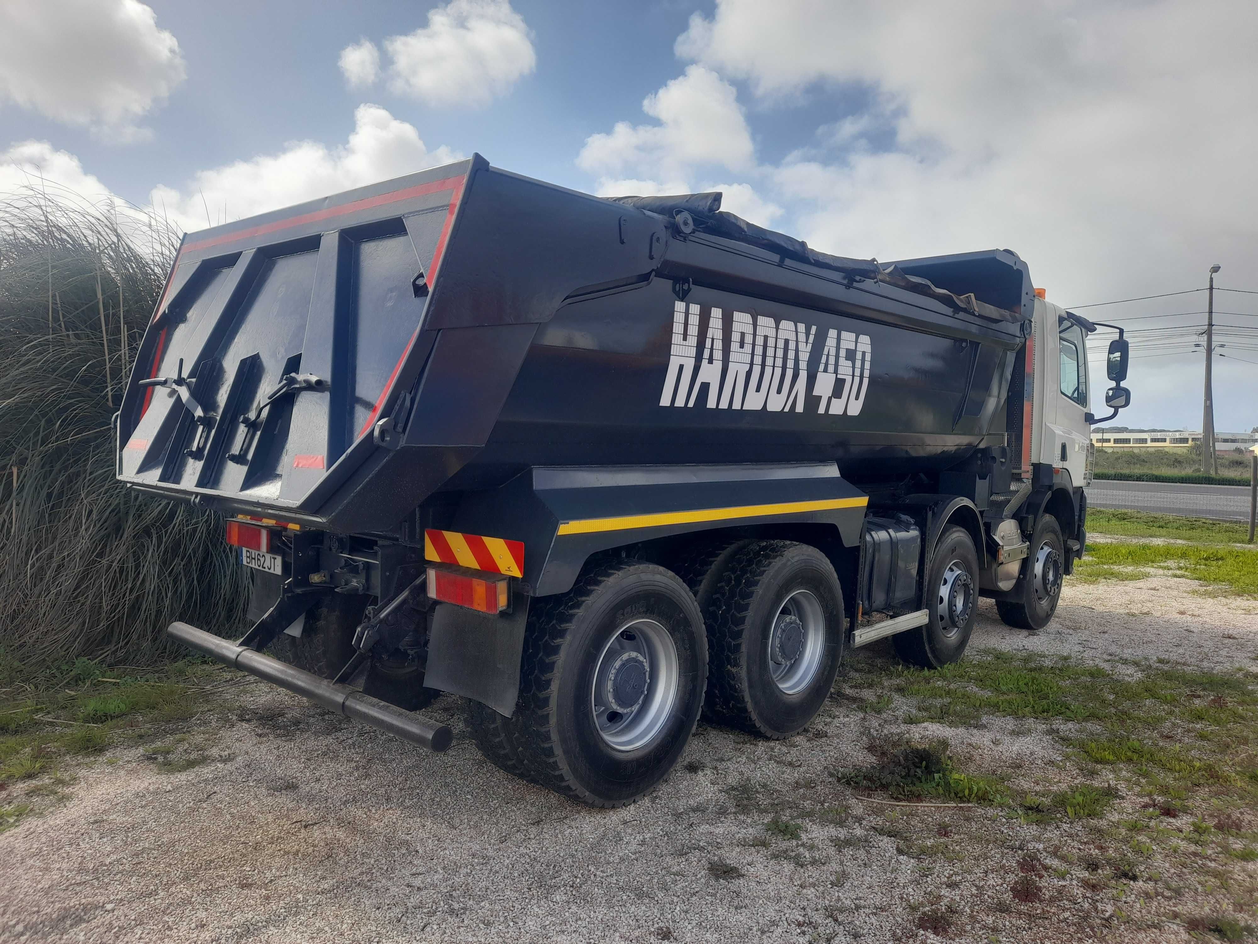 Camião 8x4 DAF CF85.410 Basculante