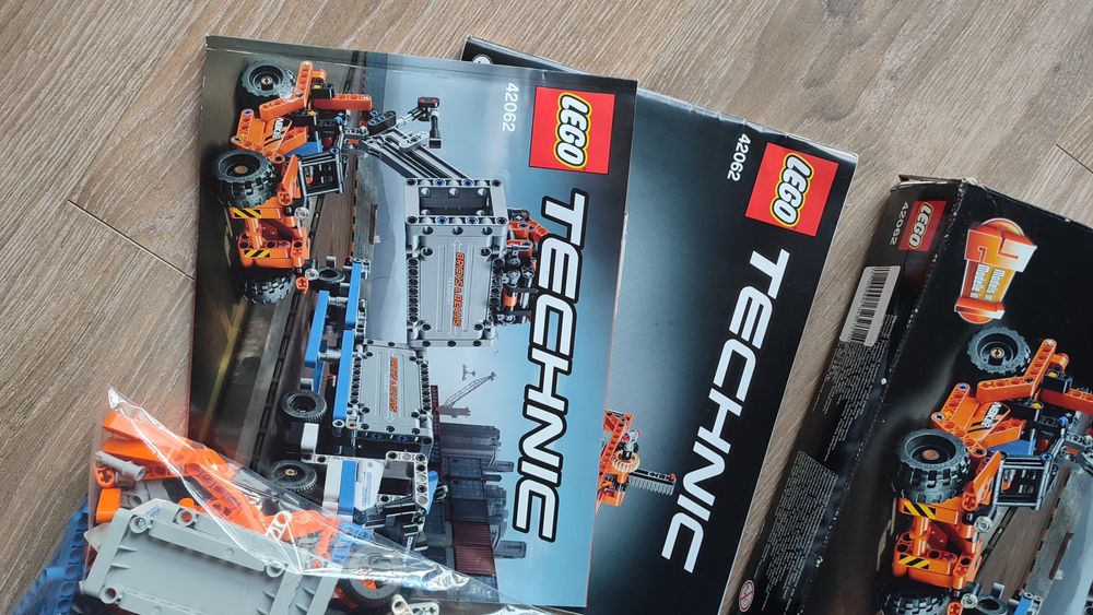 Klocki LEGO technic 42062 container yard